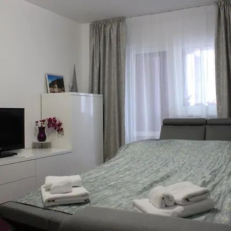 Cozy White Апартаменти Брашов