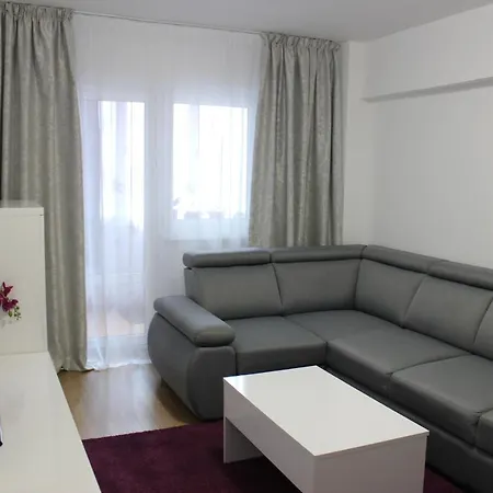 Cozy White Апартаменти *